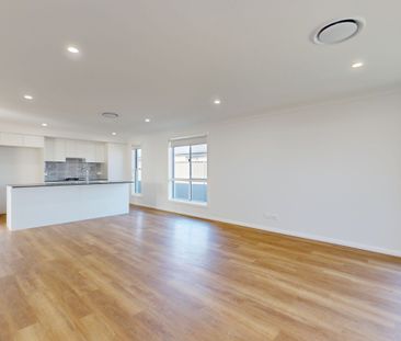 Stunning Modern Home - Photo 5