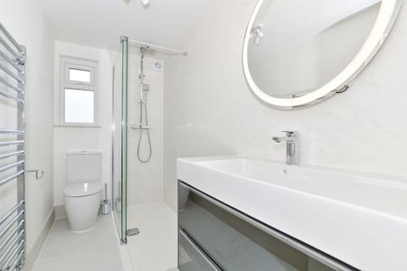 4 bedroom terraced house to rent - Photo 4