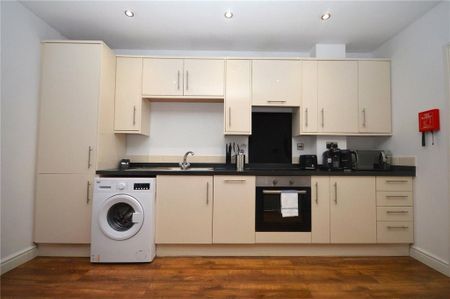 2 bedroom apartment to rent - Photo 3