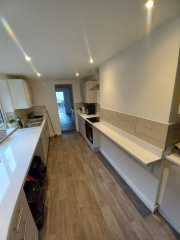 5 bedroom house to rent - Photo 4