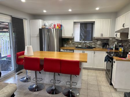 For Lease - 16 Wildercroft Avenue, Brampton, Ontario - Photo 2