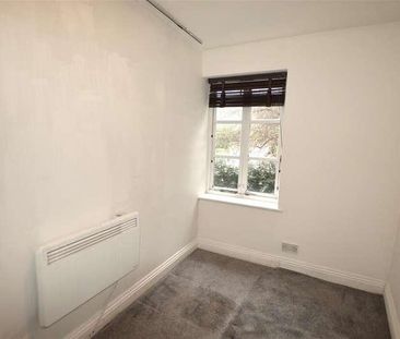 Upton Park, Slough, SL1 - Photo 4