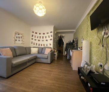 Llanbleddian Gardens, Cathays - Photo 2