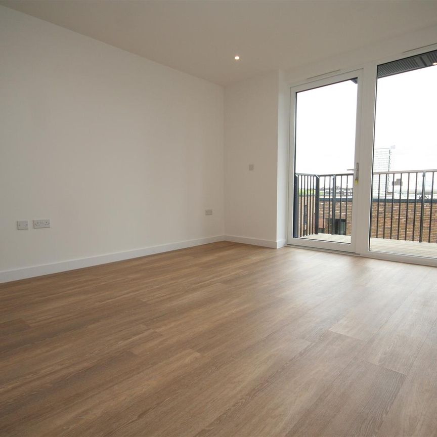 Quinton Court, Plough Way, London - Photo 1