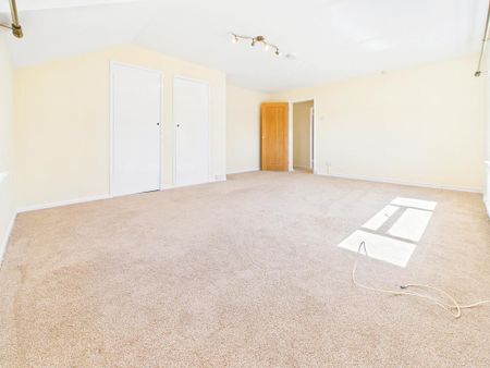 5 bedroom detached house to rent - Photo 4