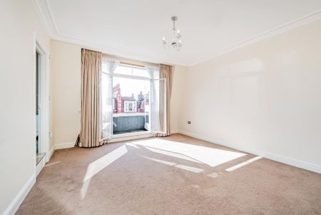 3 bedroom flat to rent - Photo 3
