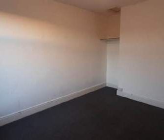 3 bedroom property to rent in Grimsby - Photo 1