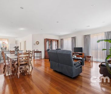 Spacious Family Home, Low-Maintenance Living - Photo 2