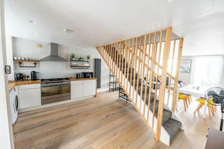 2 bedroom apartment to rent Brighton Square, Brighton, East Sussex, BN1 - Photo 5