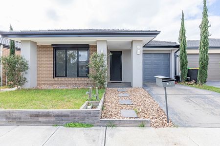 10 Ruby Rd, Cobblebank VIC 3338 - Photo 2