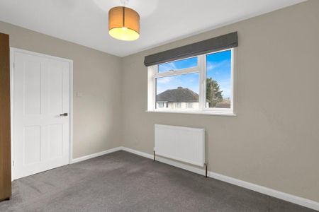 2 bedroom semi-detached house to rent - Photo 3