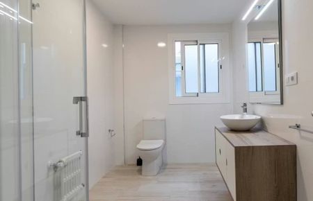 Calle Periodista Azzati, Valencia, Valencian Community 46002 - Photo 5