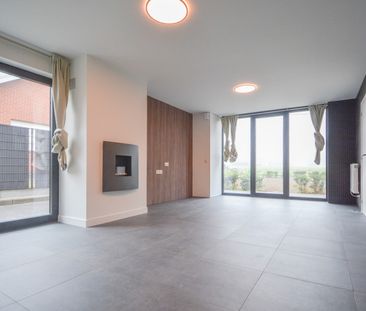 Volledig gerenoveerde alleenstaande woning met tuin, terras en gara... - foto 2