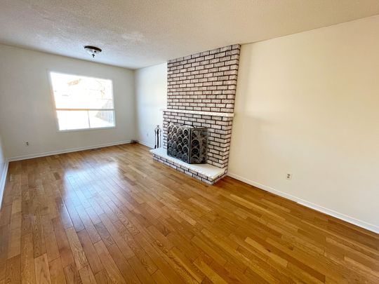 For Lease - 567 Millard Street, Whitchurch-Stouffville, Ontario - Photo 1