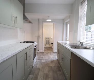 3 bedroom terraced house to rent - Photo 5