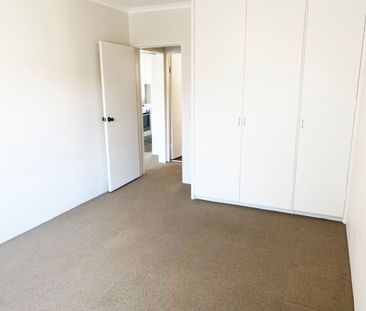 Looking for space and a great location? - Photo 4