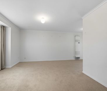 SPACIOUS HOPPERS CROSSING HOME FOR RENT - Photo 2
