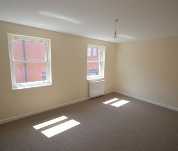 3 bed house to rent in Burgess Street, Leominster, HR6 - Photo 2