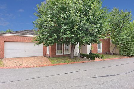 Spacious 3-Bedroom Townhouse in the Sought-After Royal Palms Estate - Photo 5