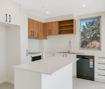 Modern Apartment with River Views - Photo 1