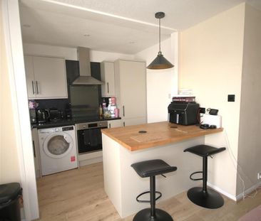 1 bedroom flat to rent - Photo 6