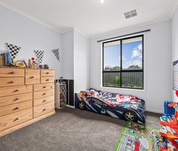 Modern Four-Bedroom Coastal Living Near Victor Harbor - Photo 5