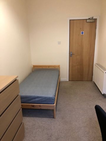 3 Bed Flat, West Princes Street, G4 - Photo 3