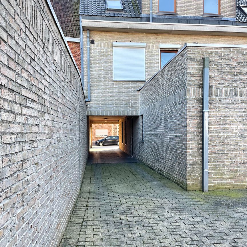 DUPLEX MET 2 SLAAPKAMERS EN GARAGE - Photo 1