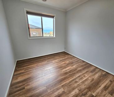 Beautiful Family Living in the Heart of Marigold Estate! - Photo 6