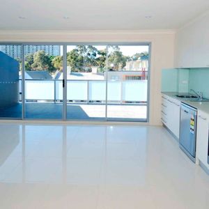 ONE BEDROOM APARTMENT CONVENIENTLY LOCATED - Photo 3