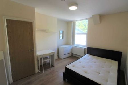 Price £680 pcm - Available Now - Furnished - Photo 2