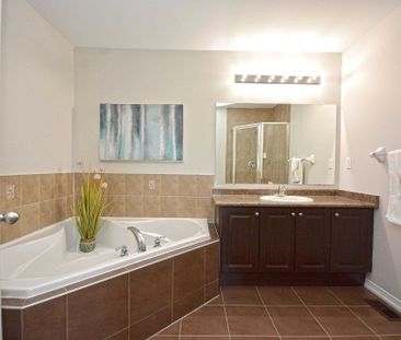 For Lease - 745 Farmstead Drive Unit# 18, Milton, Ontario - Photo 3