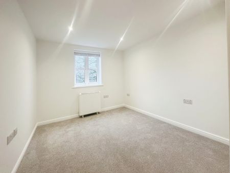 2 bed flat to rent in Scholars Walk, Langley, SL3 - Photo 4
