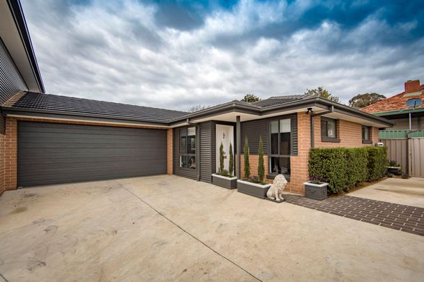 3/102 Uriarra Road, Queanbeyan. - Photo 1