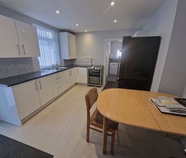 Room, Plymouth, PL4 - Photo 4