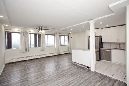 For Lease - 10 Sunny Glen Way Unit# 2007, Toronto, Ontario - Photo 2
