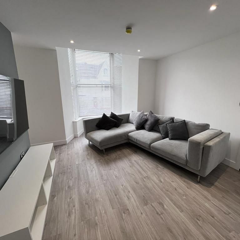 6 bedroom terraced house to rent - Photo 1