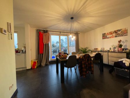 Lichtrijk appartement in nieuwstaat - Photo 4