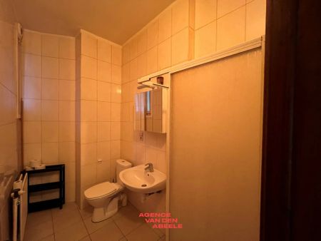 Gelijkvloers appartement vlakbij Sint-Annakwartier - Photo 5