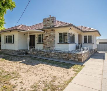 Great Renovated Home With Charm - Photo 3