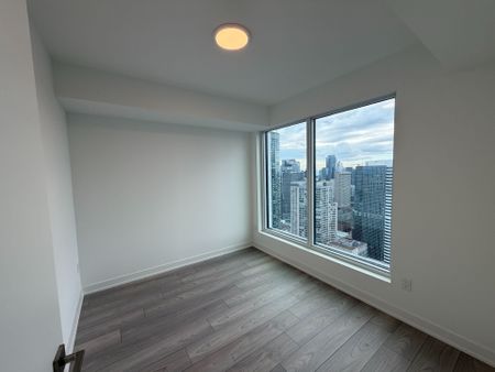 For Lease - 252 Church Street Unit# 5301, Toronto, Ontario - Photo 2