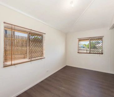 “Perfectly Located Three Bedroom Home” - Photo 5