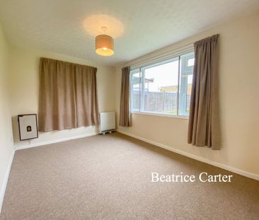 2 bedroom detached bungalow to rent - Photo 2