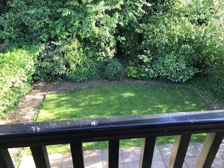 2 bedroom mews to rent - Photo 5