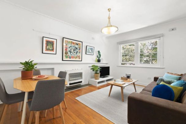 MODERN ART DECO TWO BEDROOM GEM WITH DUAL BALCONIES! - Photo 1