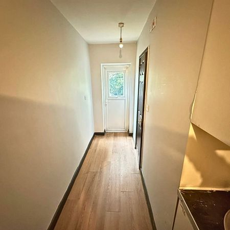 Studio Flat, Castillon Road, SE6 - Photo 4