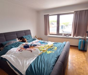 Praktische woning met zonnig terras en dubbele garage in centrum Po... - Photo 6