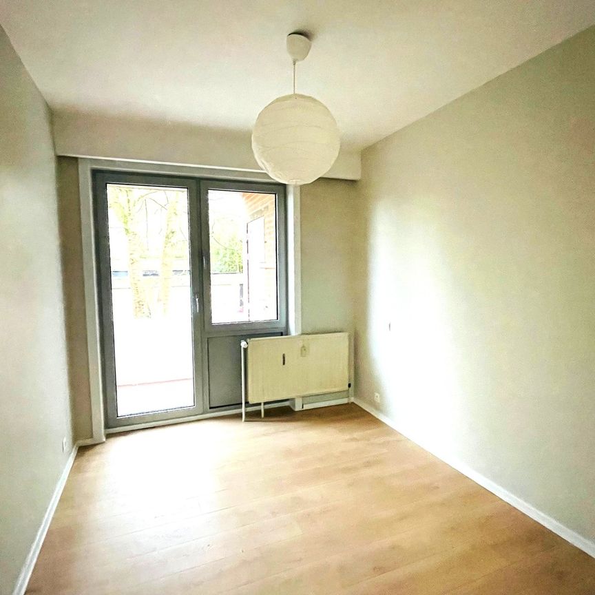 Appartement gelegen op de eerste verdieping in de directe nabijheid van het centrum van Strombeek. - Photo 1