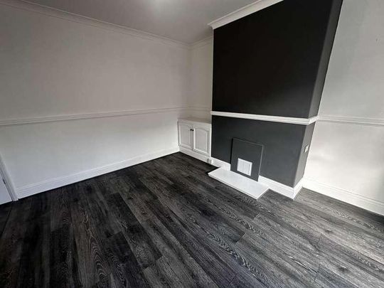 Clark Avenue, Grimsby, DN31 - Photo 1