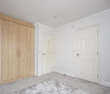 4 bedroom semi-detached house to rent - Photo 4